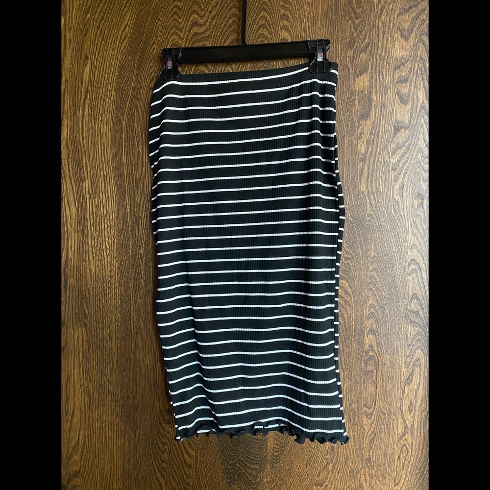 Liz and Sara, crop tank top, skirt, body con, black and white stripe